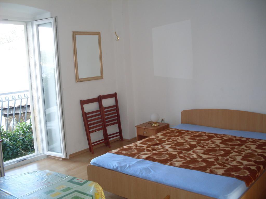 Apartments Acalinovic Vis Room photo